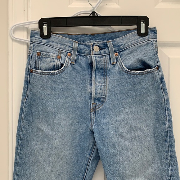 Levi 501 Size 25 - Picture 2 of 3